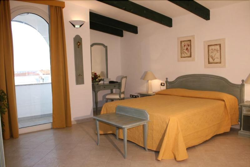 Cala Di Seta Hotel